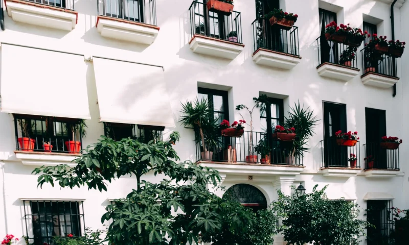 white-exterior-facade-of-a-building-in-marbella-s-2024-10-11-21-10-47-utc